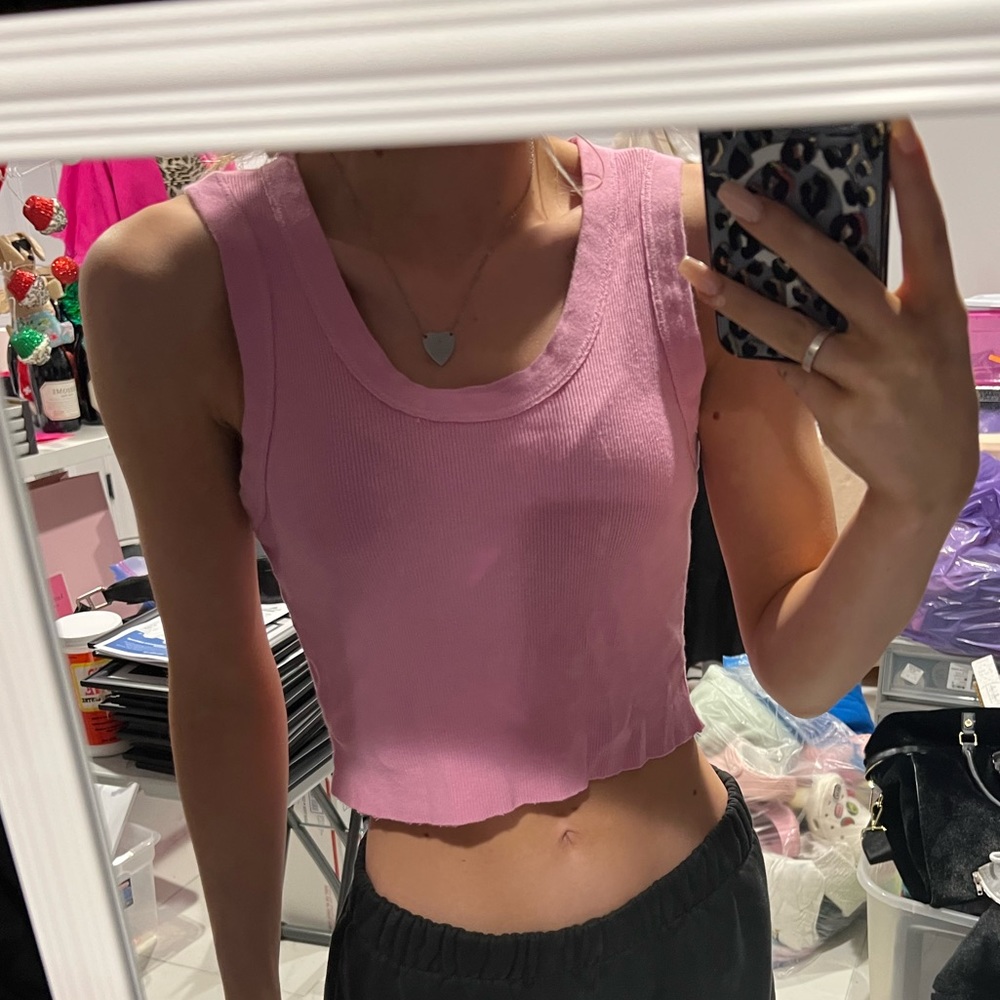 never worn pink tank top